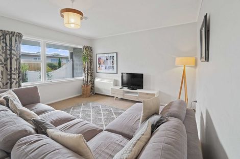 Photo of property in 2/9a Curletts Road, Sockburn, Christchurch, 8042