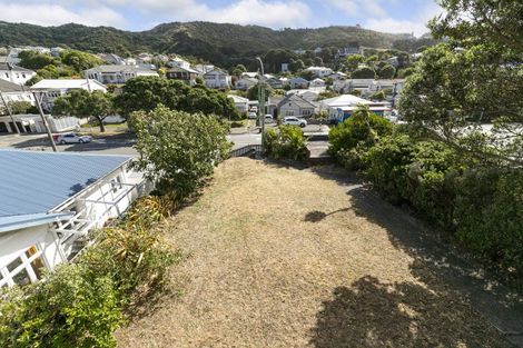 Photo of property in 21 The Parade, Island Bay, Wellington, 6023