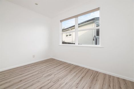 Photo of property in 68 Vodanovich Road, Te Atatu South, Auckland, 0610