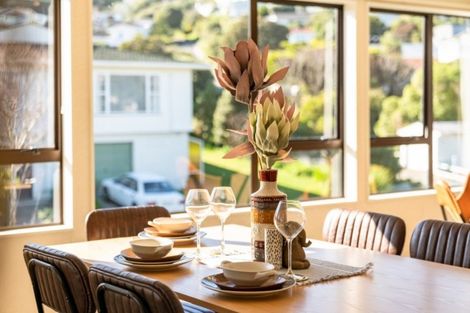 Photo of property in 1b Westview Grove, Miramar, Wellington, 6022