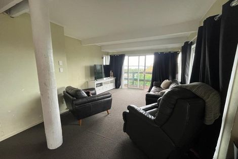 Photo of property in 34 Ellesmere Crescent, Pakuranga Heights, Auckland, 2010