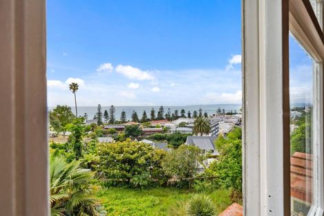 Photo of property in 3 Onslow Road, Bluff Hill, Napier, 4110