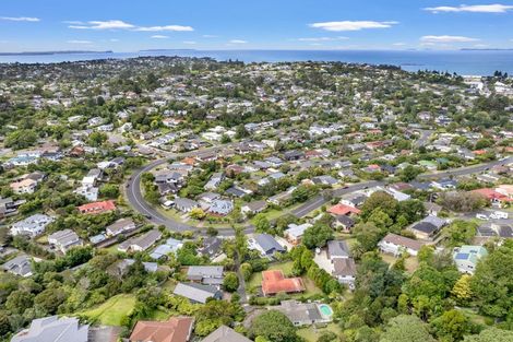 Photo of property in 1/62 Stapleford Crescent, Browns Bay, Auckland, 0630