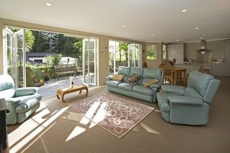 Photo of property in 50a Pupuke Road, Hillcrest, Auckland, 0627