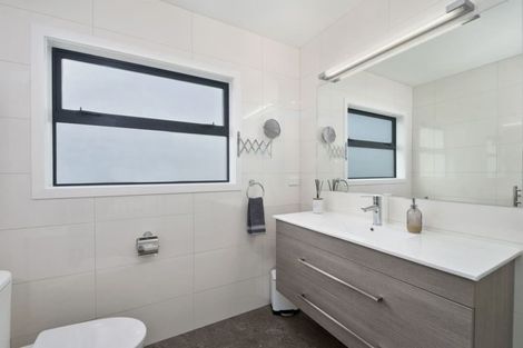 Photo of property in 48 Montgomery Crescent, Kinloch, Taupo, 3377