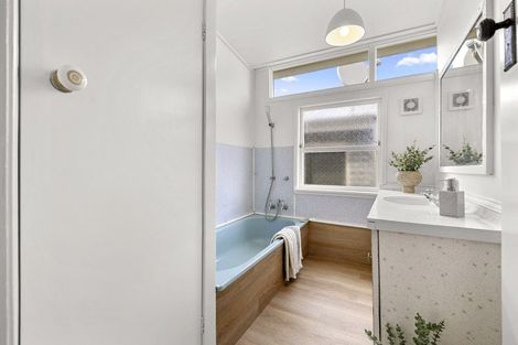 Photo of property in 12a Bankart Street, Raglan, 3225