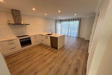 Photo of property in 10 Rauriki Lane, Rosehill, Papakura, 2113