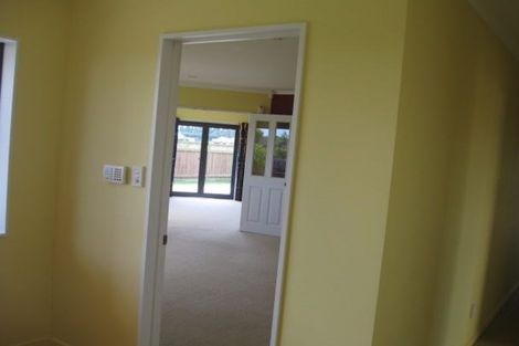 Photo of property in 12 Sycamore Crescent, Fitzherbert, Palmerston North, 4410