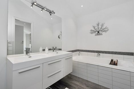 Photo of property in 4/58 Herbert Road, Queenwood, Hamilton, 3210