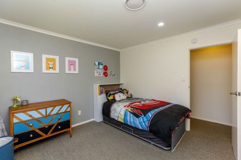 Photo of property in 14 Tupare Place, Highlands Park, New Plymouth, 4312