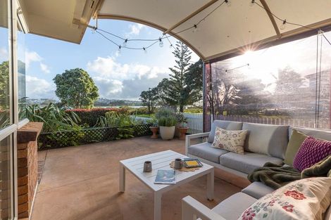 Photo of property in 48 Settlers Grove, Orewa, 0931