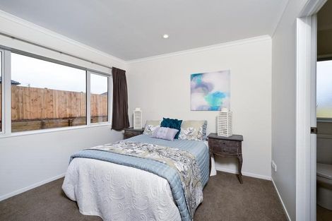 Photo of property in 7 Pohue Avenue, Huapai, Kumeu, 0810