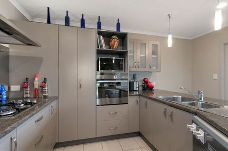 Photo of property in 47 Dowse Drive, Maungaraki, Lower Hutt, 5010