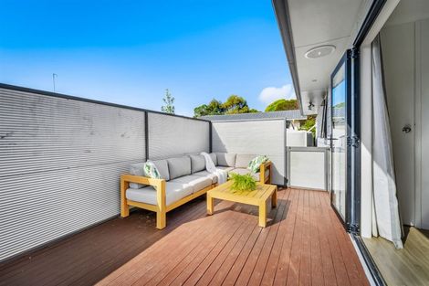 Photo of property in 1/26 Waiora Road, Stanmore Bay, Whangaparaoa, 0932