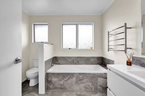 Photo of property in 3 Veronica Place, Bell Block, New Plymouth, 4312