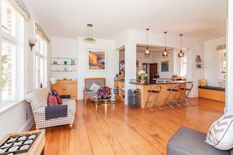 Photo of property in 2 Tulloch Street, Saint Johns Hill, Whanganui, 4500