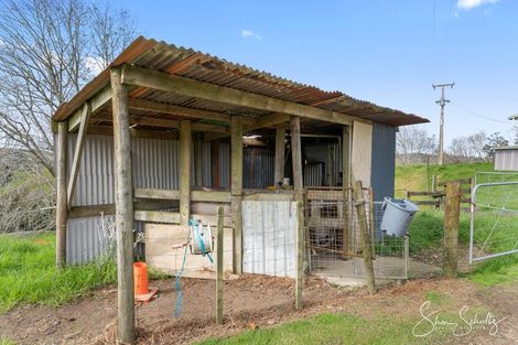 Photo of property in 624 Golden Stairs Road, Mareretu, Maungaturoto, 0589
