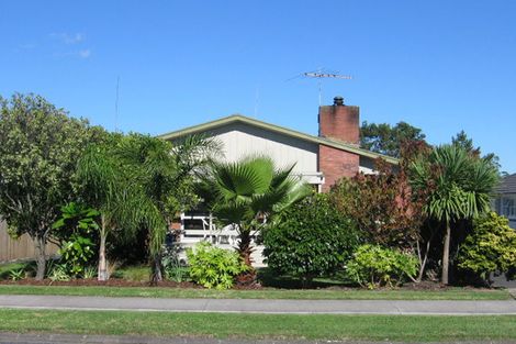 Photo of property in 79 Edgewater Drive, Pakuranga, Auckland, 2010