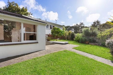 Photo of property in 22 Park Road, Glenfield, Auckland, 0629