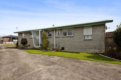 Photo of property in 16 Karaka Street, Inglewood, 4330