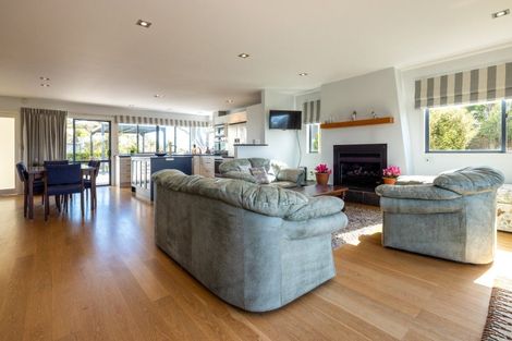Photo of property in 35 Tawa Street, Oneroa, Waiheke Island, 1081