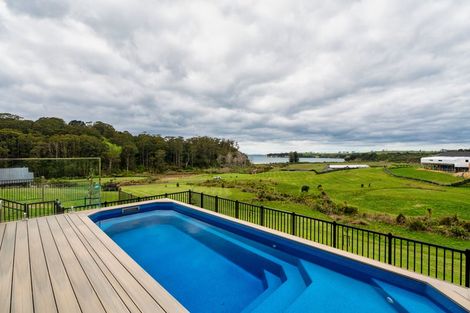 Photo of property in 10 Taha Puke Road, Okura Bush, Silverdale, 0794