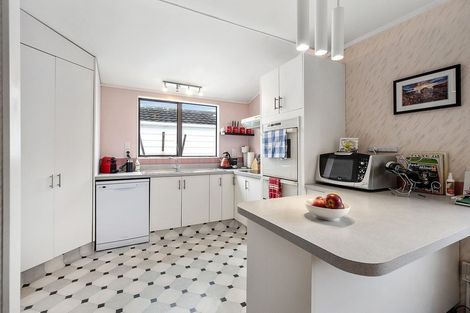 Photo of property in 6b Beauchamp Street, Tawa, Wellington, 5028