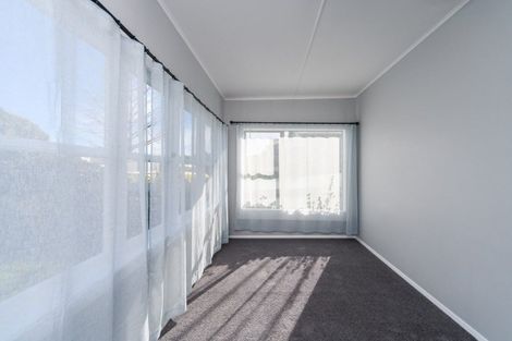 Photo of property in 51 Burns Avenue, Takaro, Palmerston North, 4412