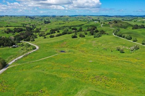 Photo of property in 156 Marohemo Road, Maungaturoto, 0583