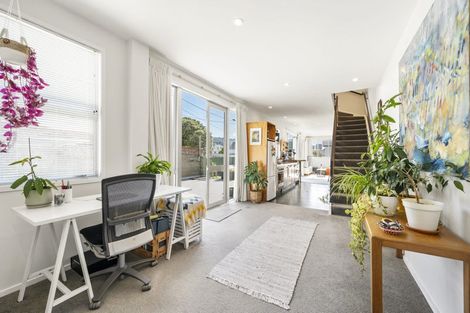 Photo of property in Qba Apartments, 51 Webb Street, Mount Cook, Wellington, 6011