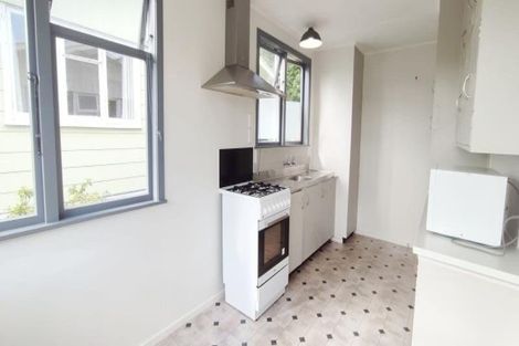 Photo of property in 8 Granby Place, Westown, New Plymouth, 4310