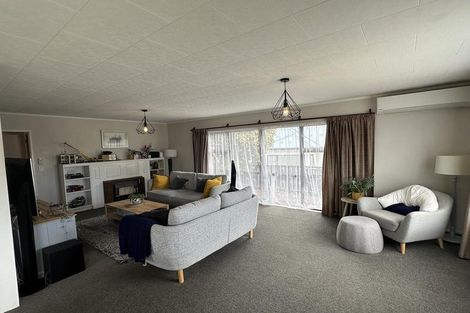 Photo of property in 4 Gates Road, Waikanae Beach, Waikanae, 5036