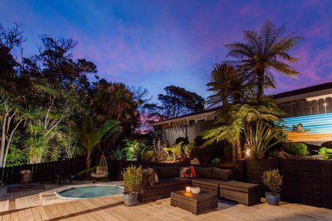 Photo of property in 13 Berkshire Terrace, Massey, Auckland, 0614