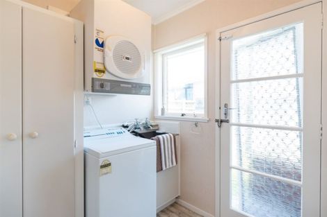 Photo of property in 1/10 Shakespeare Road, Milford, Auckland, 0620