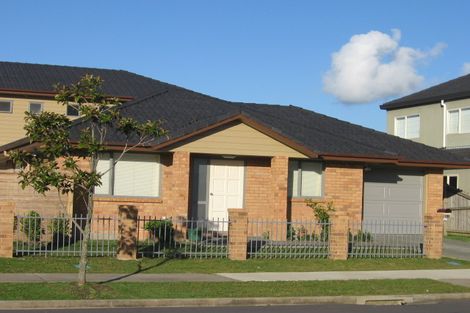 Photo of property in 106 Redcastle Drive, East Tamaki, Auckland, 2013