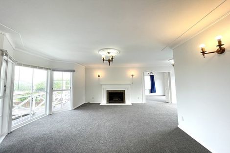 Photo of property in 2 South Pacific Place, Henderson, Auckland, 0612