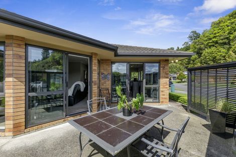 Photo of property in 15 Aragon Grove, Kingsley Heights, Upper Hutt, 5018