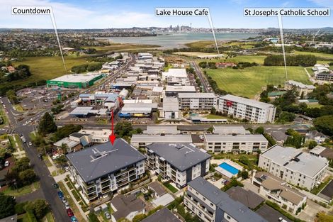 Photo of property in 106/8a Lake Pupuke Drive, Takapuna, Auckland, 0622