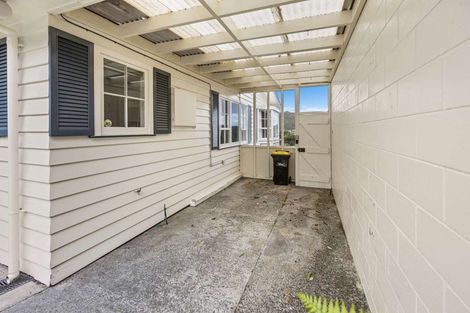 Photo of property in 24b Parklands Drive, Karori, Wellington, 6012