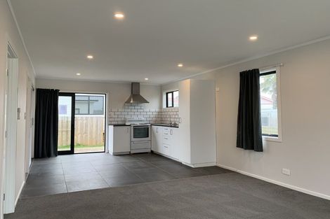 Photo of property in 10 Rosier Road, Glen Eden, Auckland, 0602
