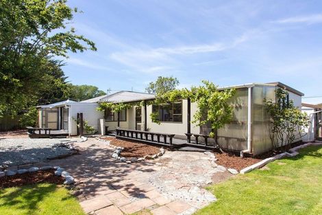 Photo of property in 2 Sinclair Street, New Brighton, Christchurch, 8083