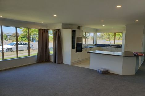 Photo of property in 2 Tanu Place, Parklands, Christchurch, 8083