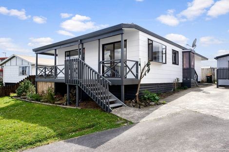 Photo of property in 24 Greenstone Place, Clover Park, Auckland, 2019
