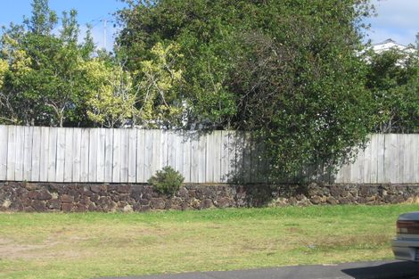 Photo of property in 3/52 Manuka Road, Glenfield, Auckland, 0629