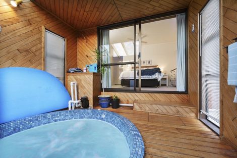 Photo of property in 51 Spence Road, Henderson, Auckland, 0612