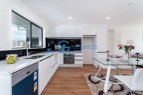 Photo of property in 1 Lilac Lane, Oteha, Auckland, 0632