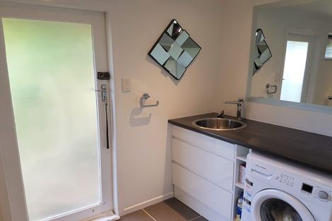 Photo of property in 8 Peter Terrace, Castor Bay, Auckland, 0620