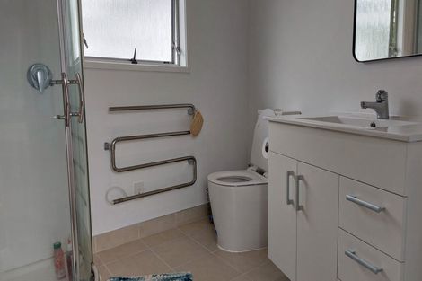 Photo of property in 6 Pankhurst Place, Sunnyvale, Auckland, 0612