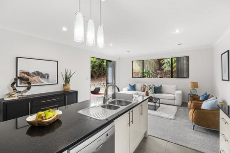 Photo of property in 9 Corricvale Way, Northcross, Auckland, 0632