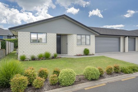 Photo of property in Waterview Estate, 91/4 Greystone Place, Omokoroa, 3114